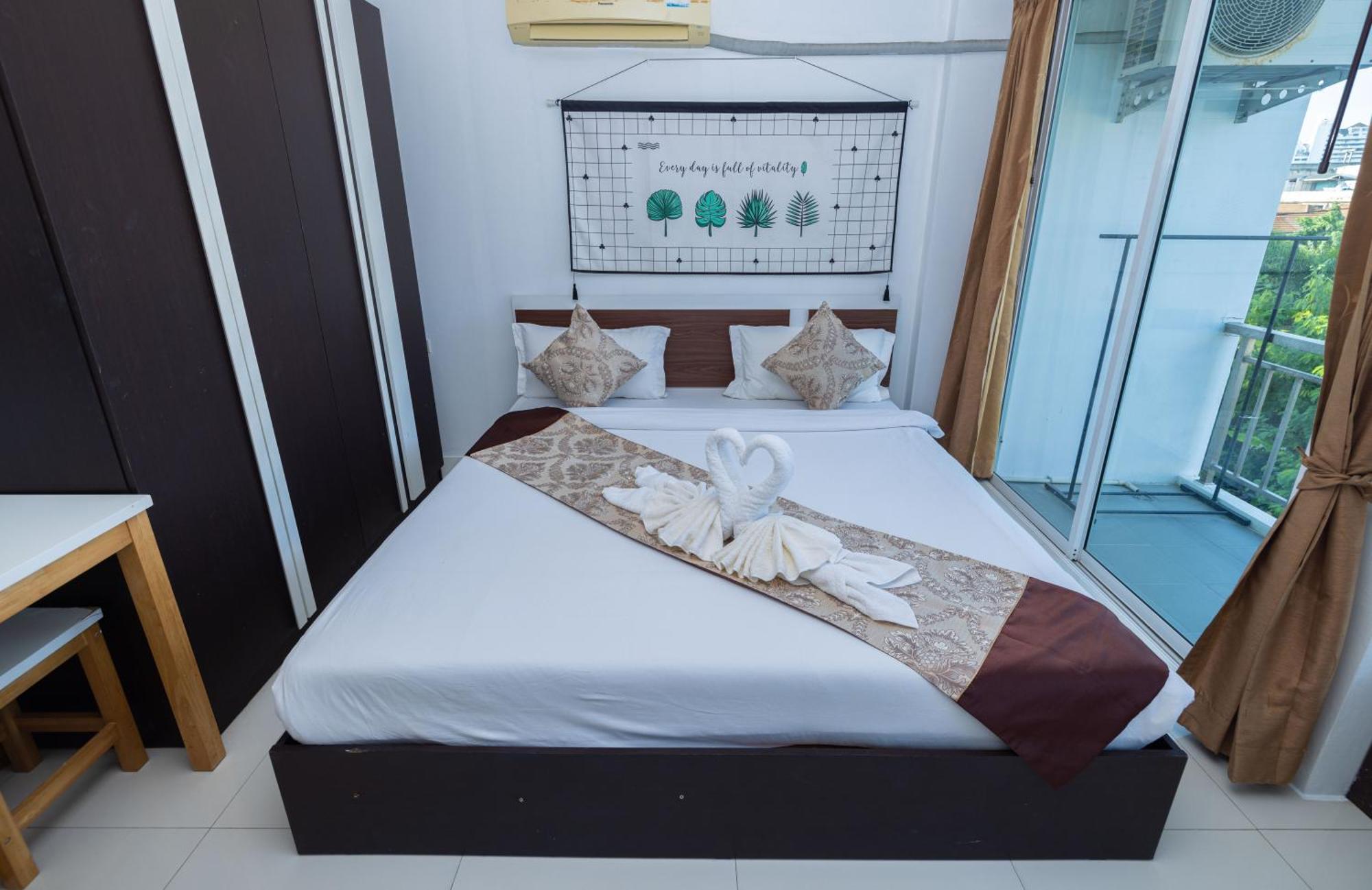 Happy 99 Guest House Patong Exterior photo