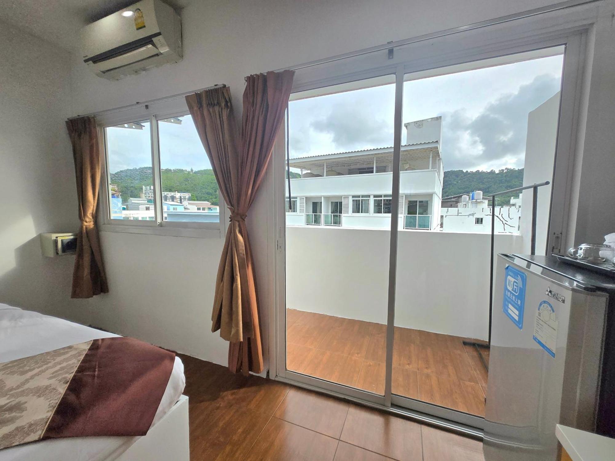 Happy 99 Guest House Patong Exterior photo