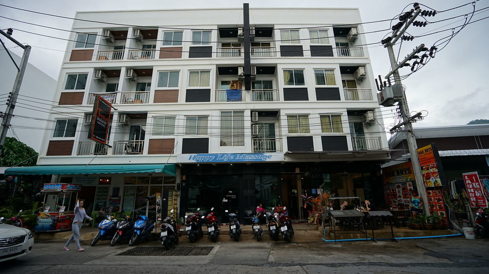 Happy 99 Guest House Patong Exterior photo